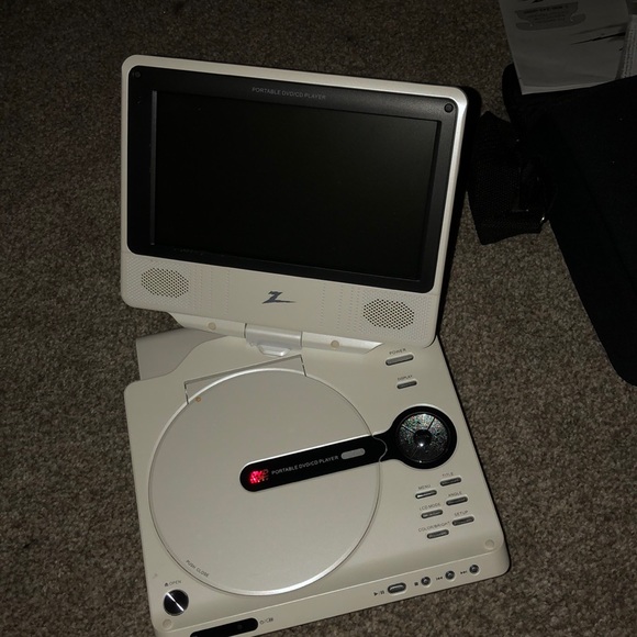 Portable DVD Player - Picture 3 of 4